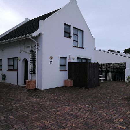 Barnard Self Catering Apartments St Francis Bay Exteriör bild
