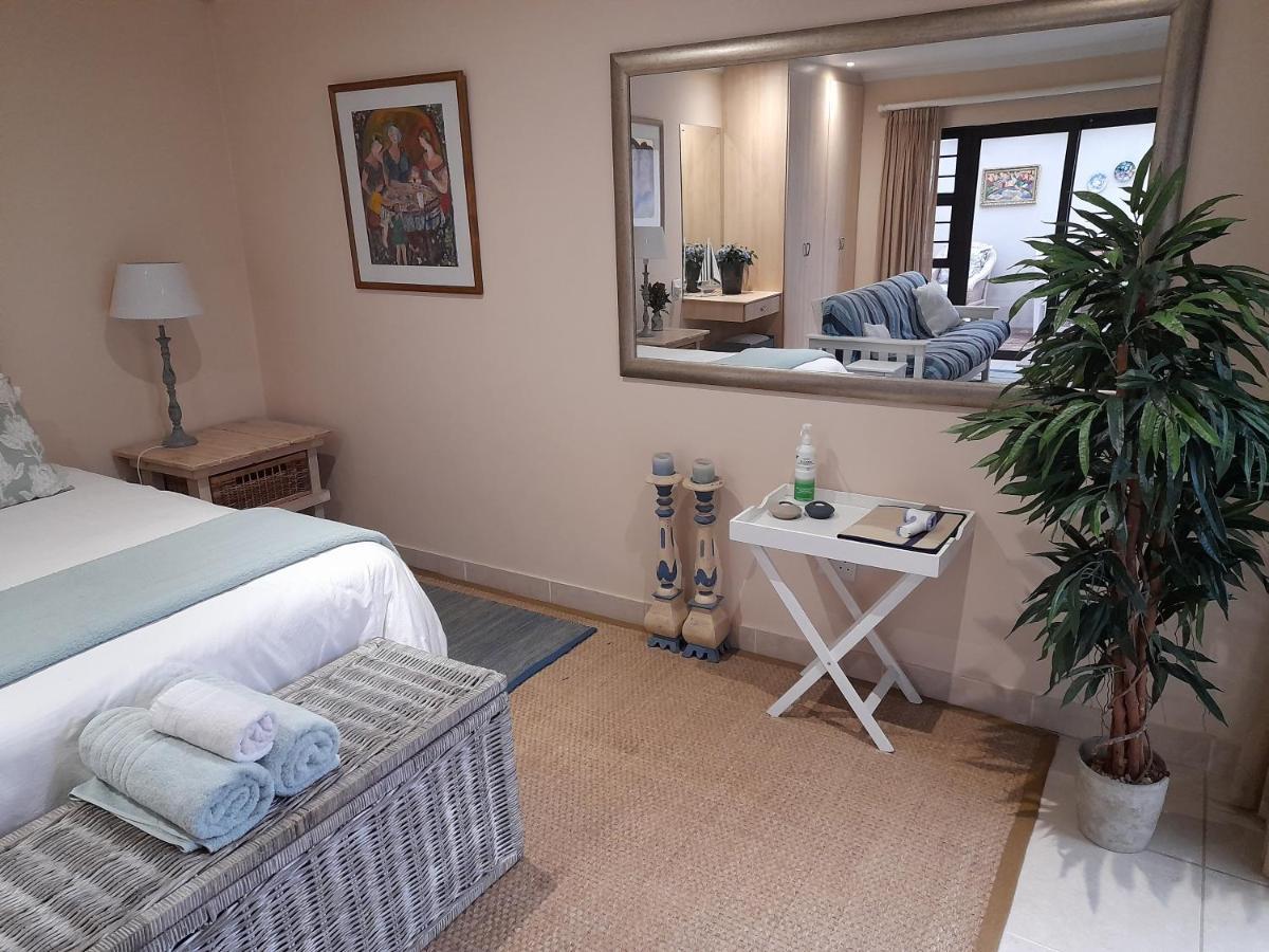 Barnard Self Catering Apartments St Francis Bay Exteriör bild